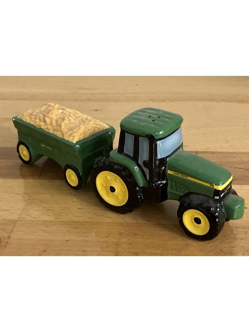 John Deere Vintage 1998 - Salt and Pepper Shakers - #480320 - Corn Tractor